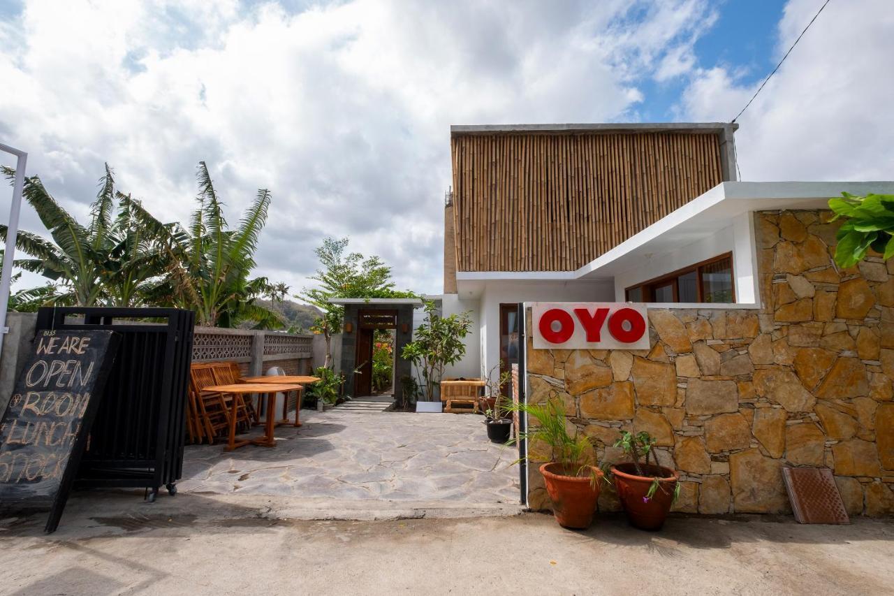 Oyo 1493 Surya Villa เซอลงเบอลานัก ภายนอก รูปภาพ